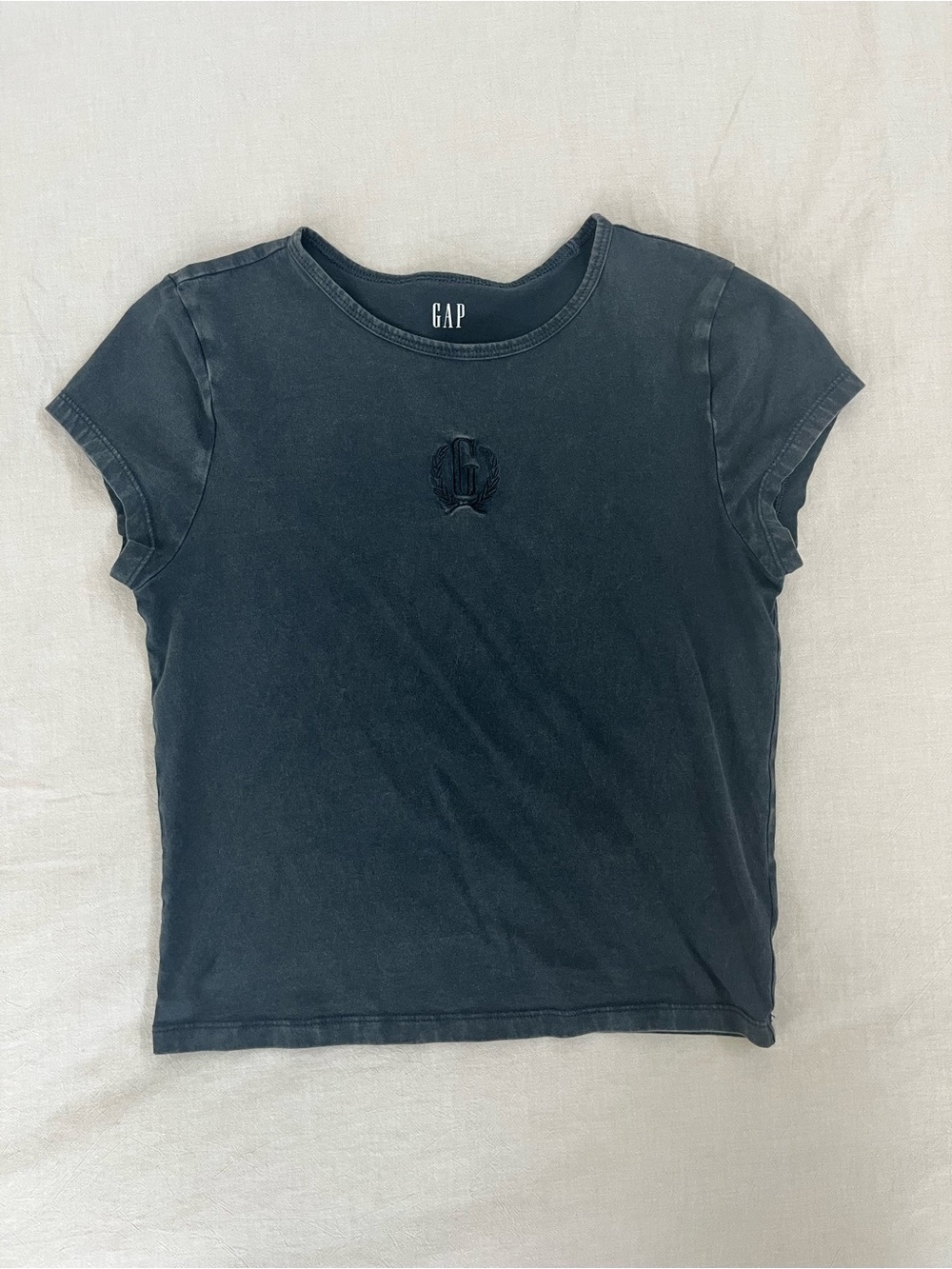 GAP Black Short Sleeve Crewneck Tee with Embroidered Logo